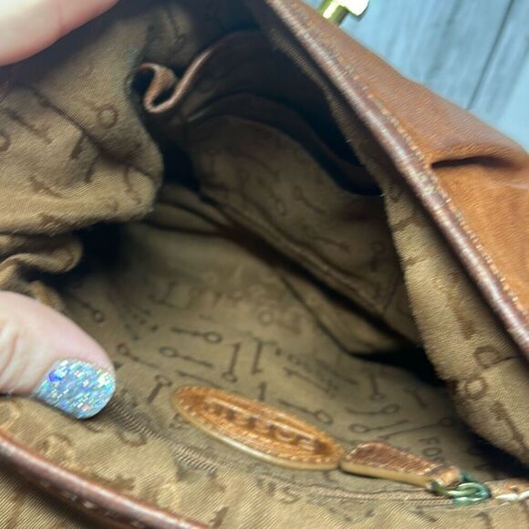 Fossil Carson Crossbody Purse Leather Saddle Bag Turnlock Tan Backpack Key - Picture 11 of 13